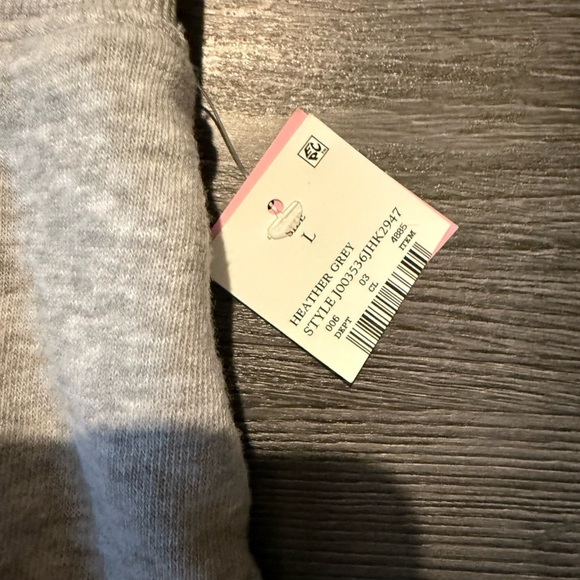 NWT Hello Kitty comfy sweatshirt skirt. Size L. Super soft and comfy. Cute! - Picture 6 of 10